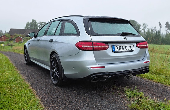 Mercedes-Benz E63 2 of 5