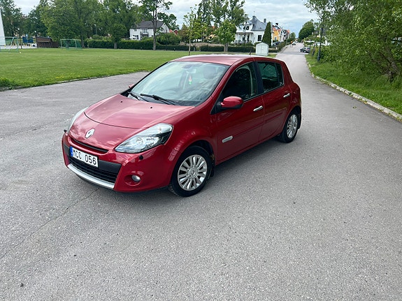 Renault Clio 2 of 4