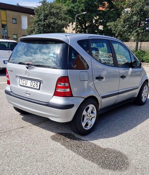 Mercedes-Benz A160 3 of 4