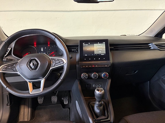 Renault Clio 9 of 15