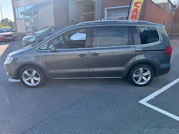 Volkswagen Sharan 2 of 5