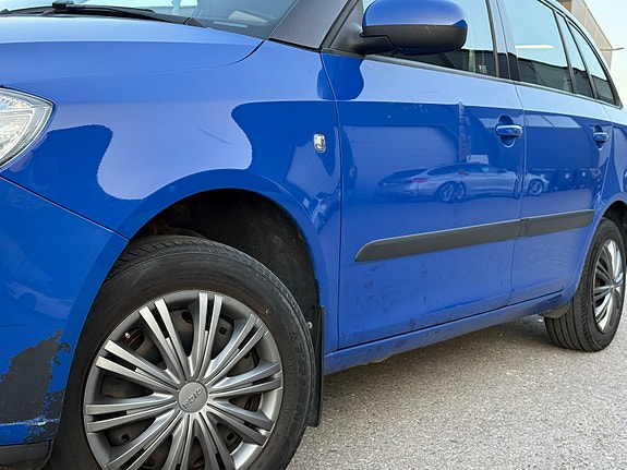 Skoda Fabia 2 of 5