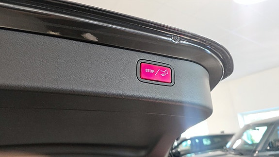 Mercedes-Benz C300 13 of 17
