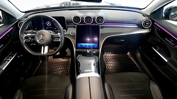 Mercedes-Benz C300 4 of 17