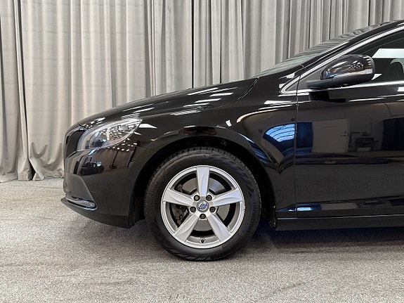 Volvo V40 4 of 5