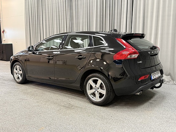 Volvo V40 3 of 5