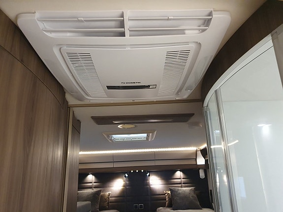 Kabe Imperial Travel Master Intergrated 860 LGB 16 of 21