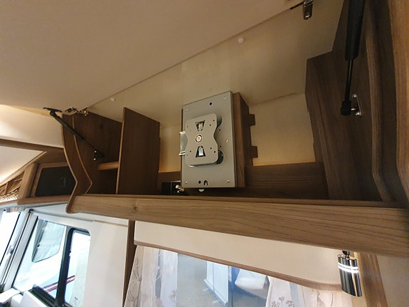 Kabe Imperial Travel Master Intergrated 860 LGB 21 of 21