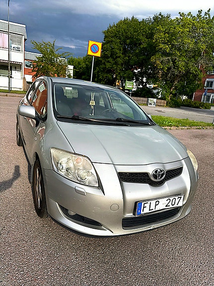 Toyota Auris 3 of 5