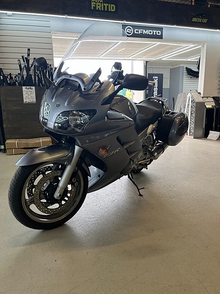 Yamaha FJR 1300A 2 of 4