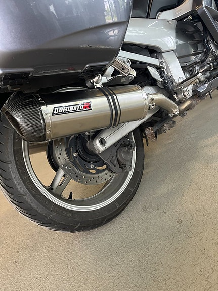 Yamaha FJR 1300A 4 of 4