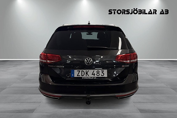 Volkswagen Passat Alltrack 4 of 21