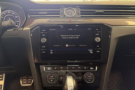 Volkswagen Passat Alltrack 19 of 21