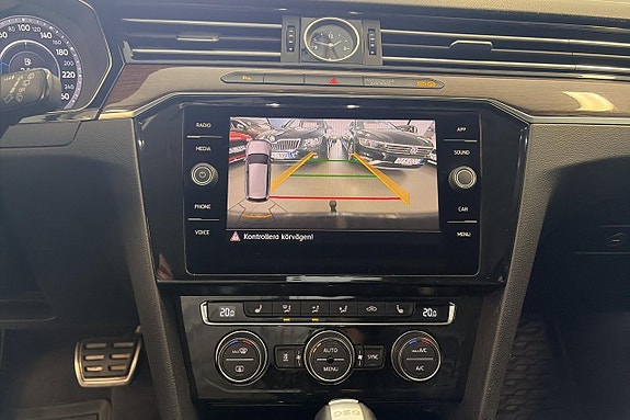 Volkswagen Passat Alltrack 20 of 21