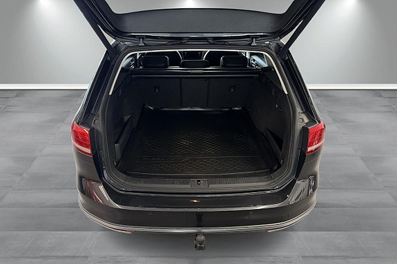 Volkswagen Passat Alltrack 12 of 21