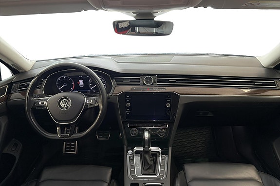 Volkswagen Passat Alltrack 11 of 21