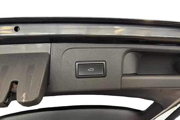 Volkswagen Passat Alltrack 14 of 21