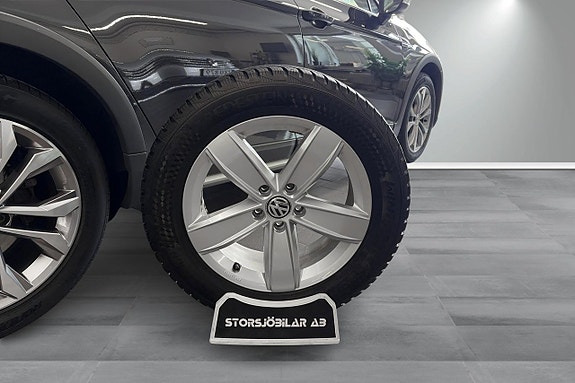 Volkswagen Passat Alltrack 13 of 21