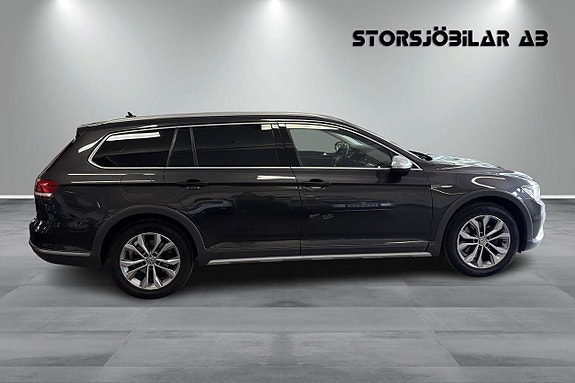 Volkswagen Passat Alltrack 2 of 21