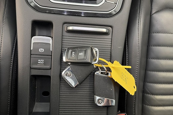 Volkswagen Passat Alltrack 18 of 21
