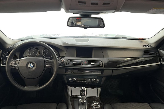 BMW 523i 11 of 15