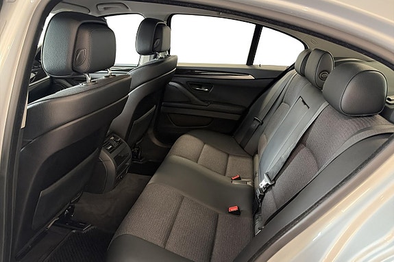 BMW 523i 10 of 15