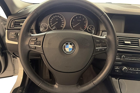 BMW 523i 14 of 15
