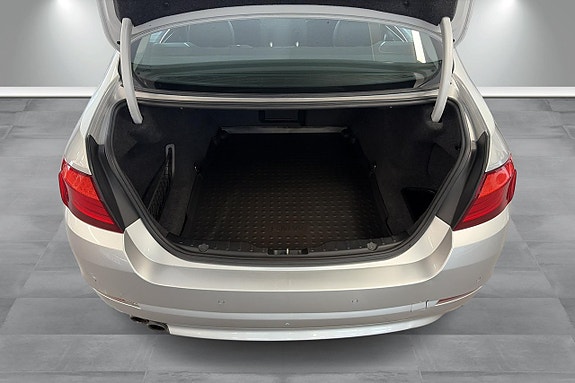 BMW 523i 12 of 15