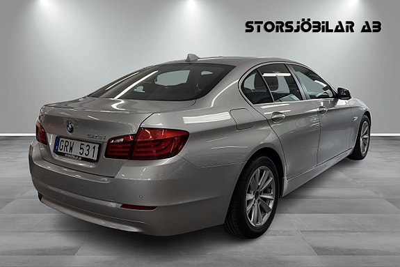BMW 523i 3 of 5