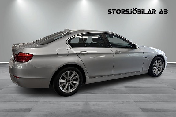 BMW 523i 2 of 5