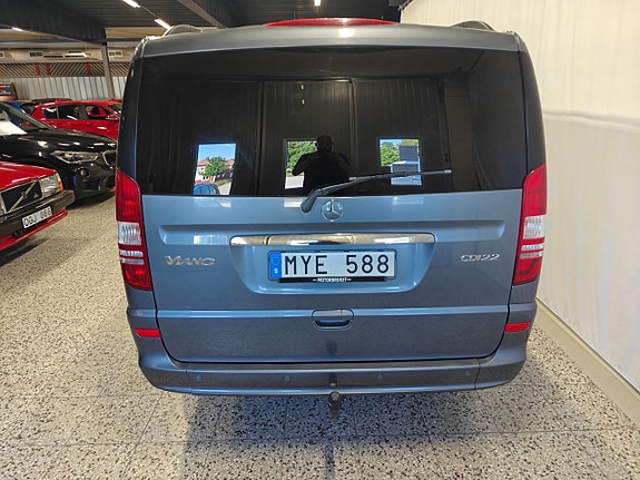 Mercedes-Benz Viano 4 of 5