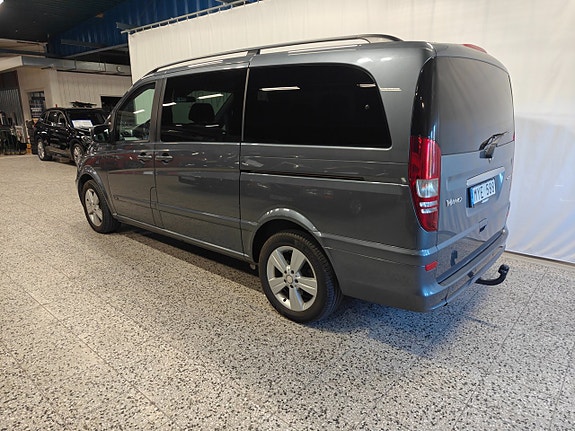 Mercedes-Benz Viano 3 of 5