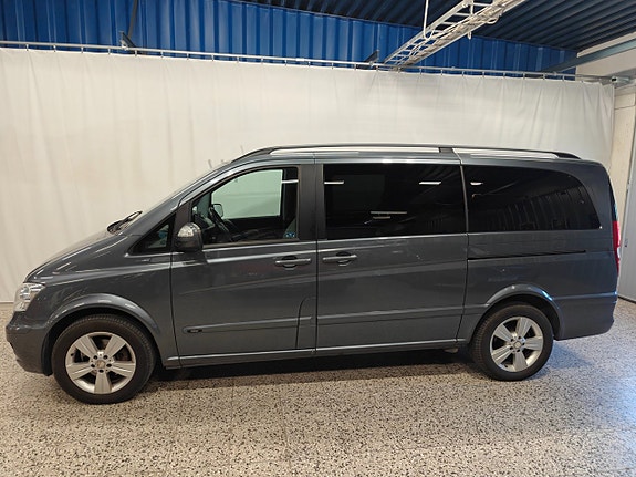 Mercedes-Benz Viano 2 of 5