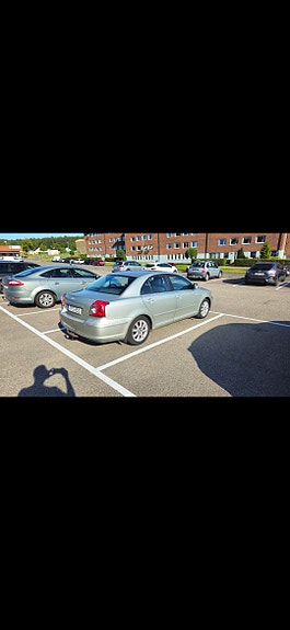 Toyota Avensis 6 of 8