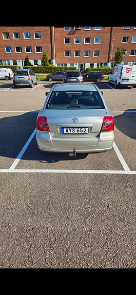 Toyota Avensis 5 of 8