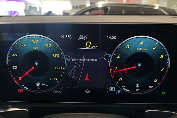 Mercedes-Benz GLB250+ 14 of 25