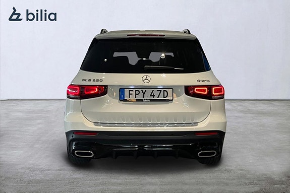 Mercedes-Benz GLB250+ 8 of 25