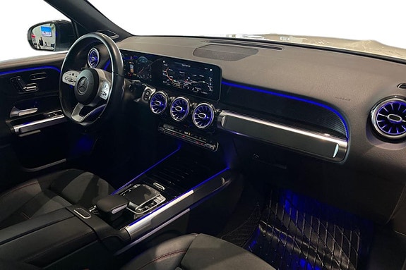 Mercedes-Benz GLB250+ 15 of 25