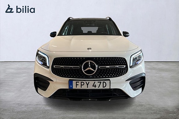Mercedes-Benz GLB250+ 3 of 25