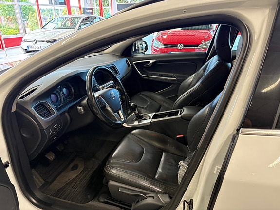 Volvo V60 7 of 10