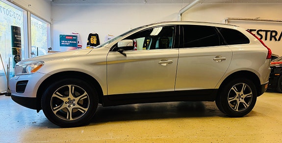 Volvo XC60 4 of 5