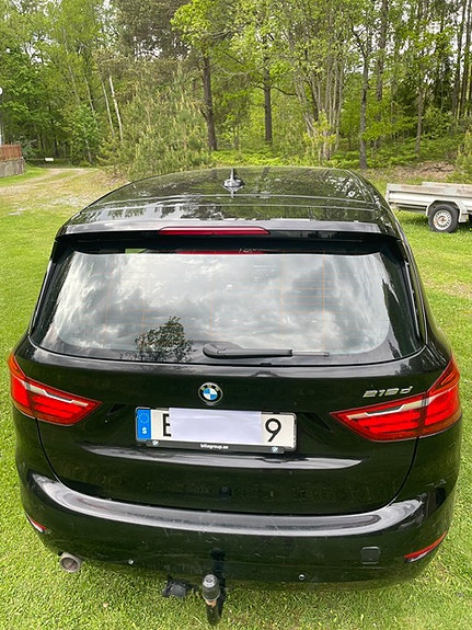 BMW 218d 3 of 8