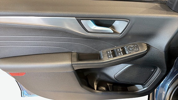 Ford Kuga 11 of 12