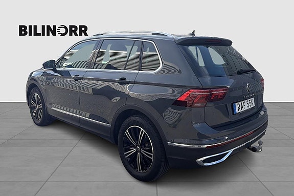 Volkswagen Tiguan 3 of 9