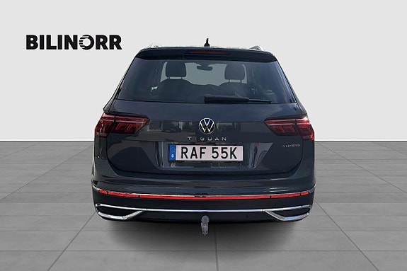 Volkswagen Tiguan 6 of 9