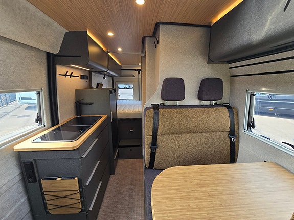Hymer Redwood 600 Explorer 4 of 15