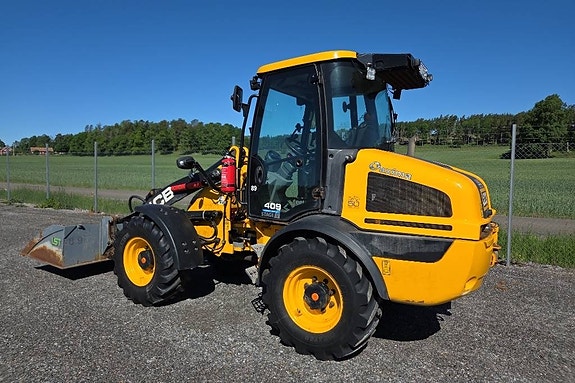 JCB 409 Nordic Edition med utrustning 2 of 5