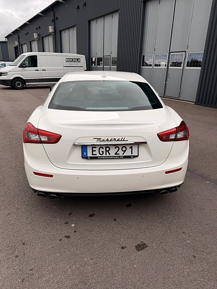 Maserati Ghibli 2 of 5
