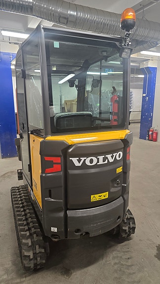 Volvo EC18E 2 of 8