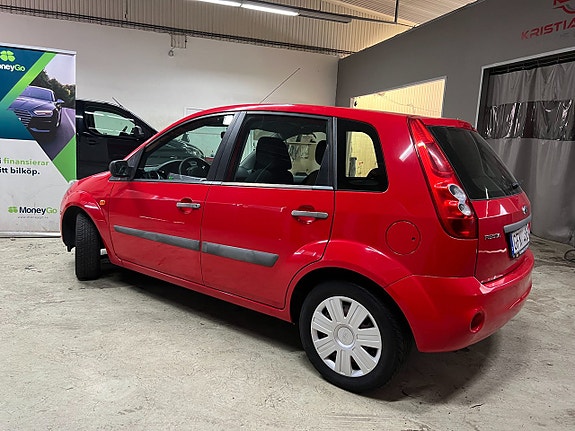 Ford Fiesta 3 of 7
